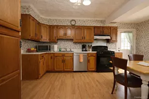 90 S Middletown Rd, Pearl River, NY 10965 - Photo 20