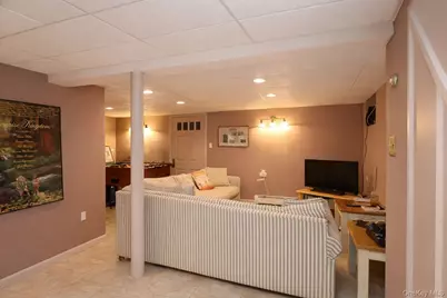 90 S Middletown Road, Pearl River, NY 10965 - Photo 46