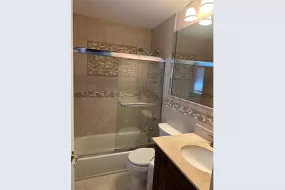 17 Lee Avenue, Rockville Centre, NY 11570 - Photo 10