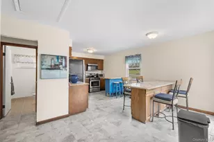 9 Hill View Rd, New Windsor, NY 12553 - Photo 6