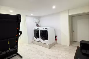 16 Sportsmans Ave, Freeport, NY 11520 - Photo 34