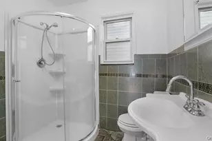 107-43 Inwood St, Jamaica, NY 11435 - Photo 16