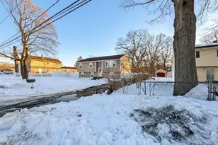 76 Woodland Ave, Central Islip, NY 11722 - Photo 4