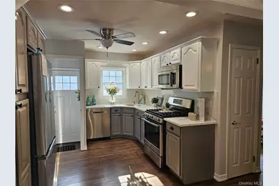 211 Iceland Drive, South Huntington, NY 11746 - Photo 4