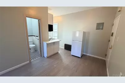 9716 Metropolitan Avenue #2F, Forest Hills, NY 11375 - Photo 4