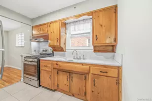 23-23 32nd St, Astoria, NY 11105 - Photo 16