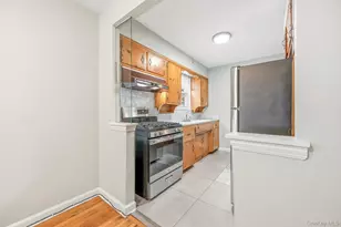 23-23 32nd St, Astoria, NY 11105 - Photo 18