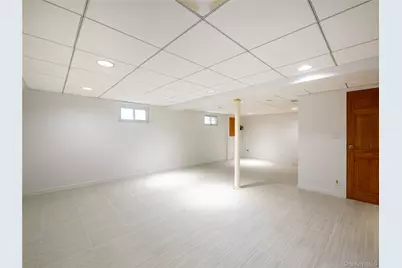 127 Wooleys Lane, Great Neck, NY 11023 - Photo 28