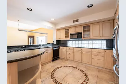 127 Wooleys Lane, Great Neck, NY 11023 - Photo 8