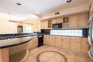 127 Wooleys Ln, Great Neck, NY 11023 - Photo 8