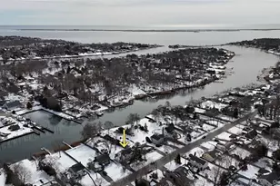 53 Hewitt Blvd, Center Moriches, NY 11934 - Photo 2