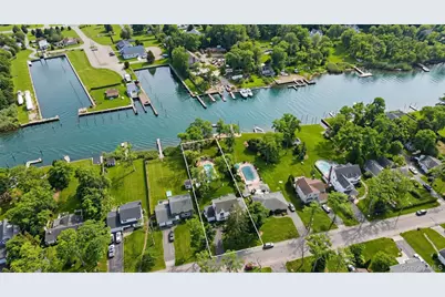 53 Hewitt Boulevard, Center Moriches, NY 11934 - Photo 2