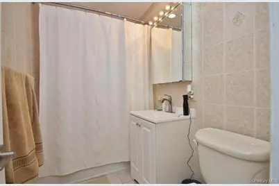 423 Parkview Avenue, Yonkers, NY 10710 - Photo 12
