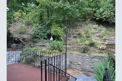 423 Parkview Avenue, Yonkers, NY 10710 - Photo 16