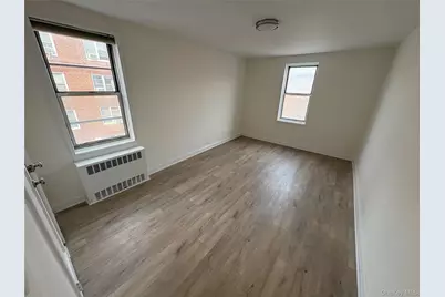 67-12 Yellowstone Boulevard #F6, Flushing, NY 11375 - Photo 8