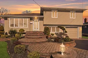 2432 Aron Dr N, Seaford, NY 11783 - Photo 2