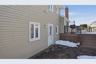 2432 Aron Drive N, Seaford, NY 11783 - Photo 28