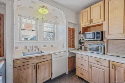 22 Fairview Boulevard, Hempstead, NY 11550 - Photo 8