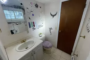 840 Robin Ct, Baldwin, NY 11510 - Photo 32