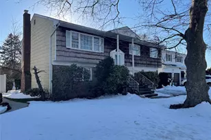 840 Robin Ct, Baldwin, NY 11510 - Photo 2