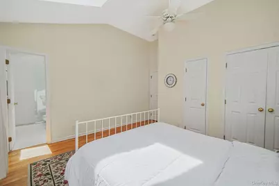 321 Sound Beach Boulevard, Sound Beach, NY 11789 - Photo 16