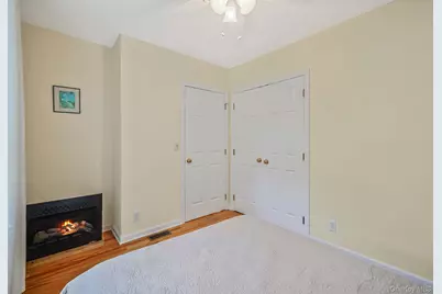 321 Sound Beach Boulevard, Sound Beach, NY 11789 - Photo 18