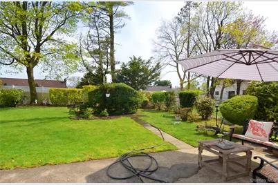 262 Cherry Place, East Meadow, NY 11554 - Photo 16