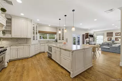 755 N Village Avenue, Rockville Centre, NY 11570 - Photo 8