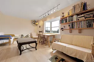 708 Park Ln, Cedarhurst, NY 11516 - Photo 12