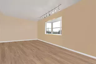 708 Park Ln, Cedarhurst, NY 11516 - Photo 12