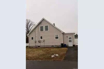 629 Lakeway Drive, West Babylon, NY 11704 - Photo 10