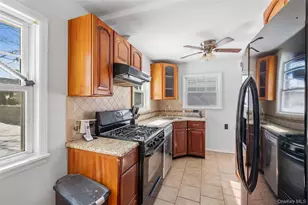 682 Rose Blvd, Baldwin, NY 11510 - Photo 2