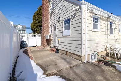 682 Rose Boulevard, Baldwin, NY 11510 - Photo 22