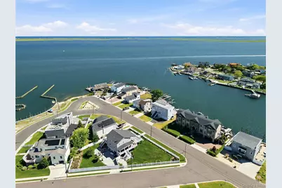 298 W Lido Promenade, Lindenhurst, NY 11757 - Photo 46