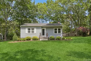 28 The Trail, Hampton Bays, NY 11946 - Photo 6