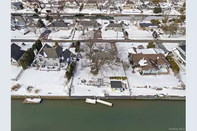 25 Dolphin Road, East Quogue, NY 11942 - Photo 30