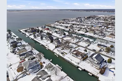 25 Dolphin Road, East Quogue, NY 11942 - Photo 32