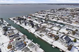 25 Dolphin Rd, East Quogue, NY 11942 - Photo 32