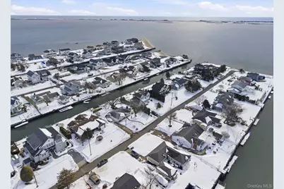 25 Dolphin Road, East Quogue, NY 11942 - Photo 34