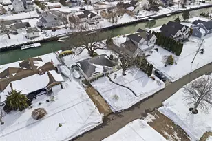 25 Dolphin Rd, East Quogue, NY 11942 - Photo 26