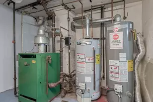 102-34 Van Wyck Expressway S, Richmond Hill, NY 11419 - Photo 18