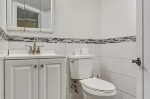 188-11 Dormans Rd, Saint Albans, NY 11412 - Photo 18