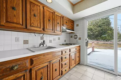 23 Shirley Court, Commack, NY 11725 - Photo 10