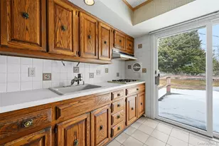 23 Shirley Ct, Commack, NY 11725 - Photo 10