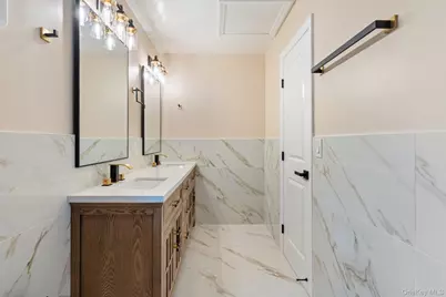 6 Doe Path, Coram, NY 11727 - Photo 18