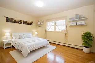 318 Jamaica Ave, Medford, NY 11763 - Photo 14