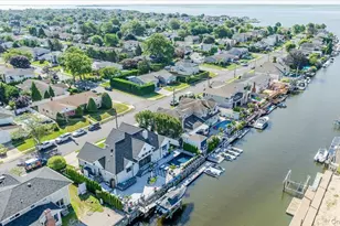 10 Skylark Rd, Massapequa Park, NY 11762 - Photo 4