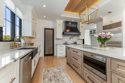 10 Skylark Road, Massapequa Park, NY 11762 - Photo 12