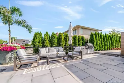 10 Skylark Road, Massapequa Park, NY 11762 - Photo 32