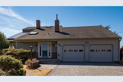 282 Belvedere Drive, Oakdale, NY 11769 - Photo 2